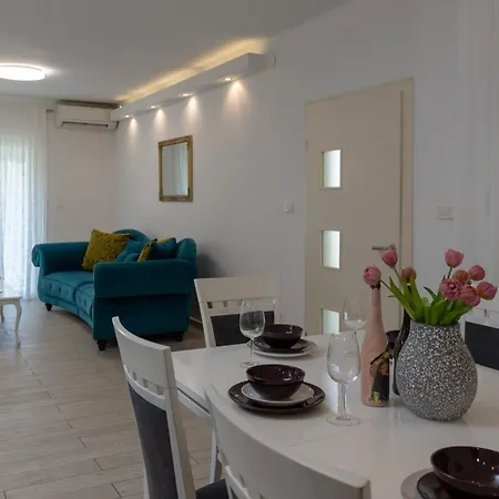 La Vedena Apartment *
